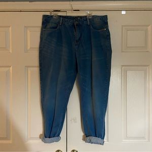 Oversized mom jeans